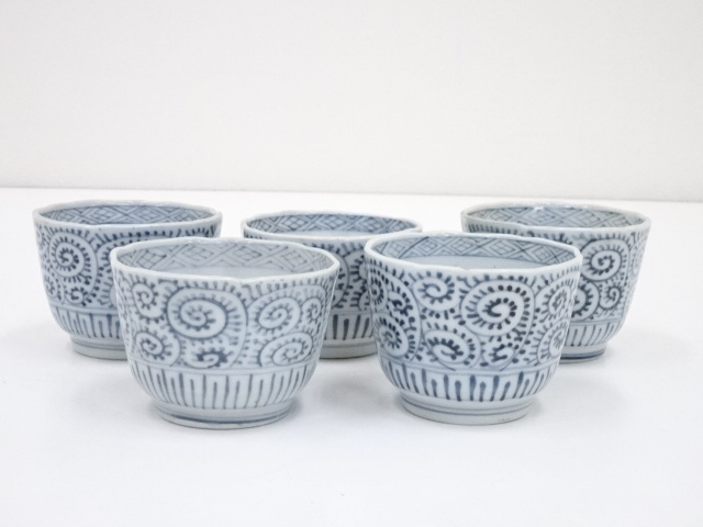 JAPANESE PORCELAIN / MUKOZUKE BOWL SET OF 5 / IMARI WARE / UNDERGLAZE BLUE / MEIJI ERA